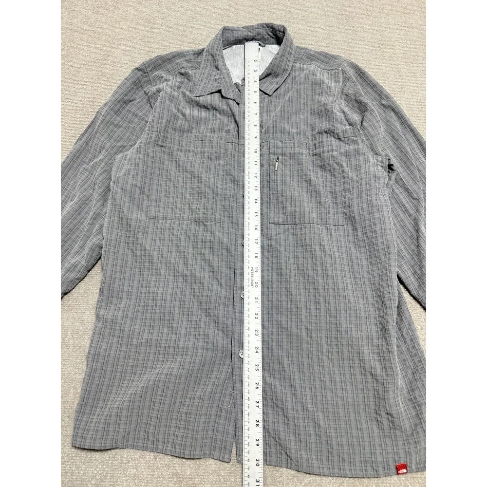 The North Face Shirt Mens Medium Gray‎ Plaid Mesh Lined Zip Pocket Hiking Travel